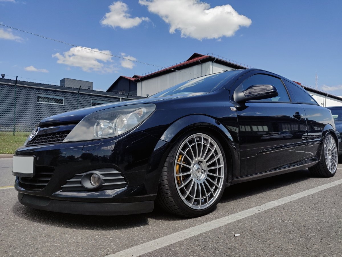 Alu kola Alu kola Forzza Velvet 8x18 5x108 ET40 67,1 SS WheelsUp