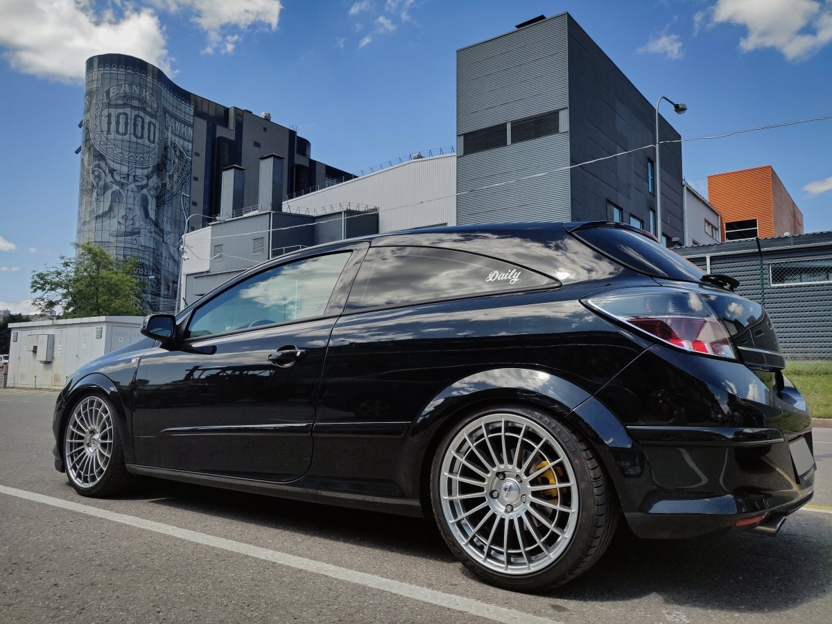 Alu kola Alu kola Forzza Velvet 8x18 5x108 ET40 67,1 SS WheelsUp