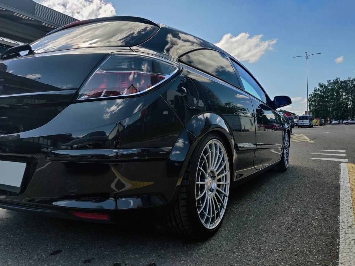 Alu kola Alu kola Forzza Velvet 8x18 5x108 ET40 67,1 SS WheelsUp