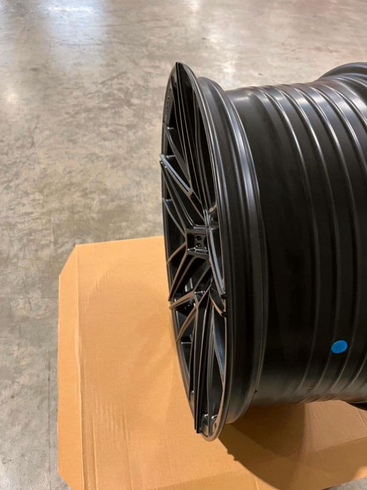 Alu kola HAXER HX07F 8.5x20 5x112 ET25, černá WheelsUp