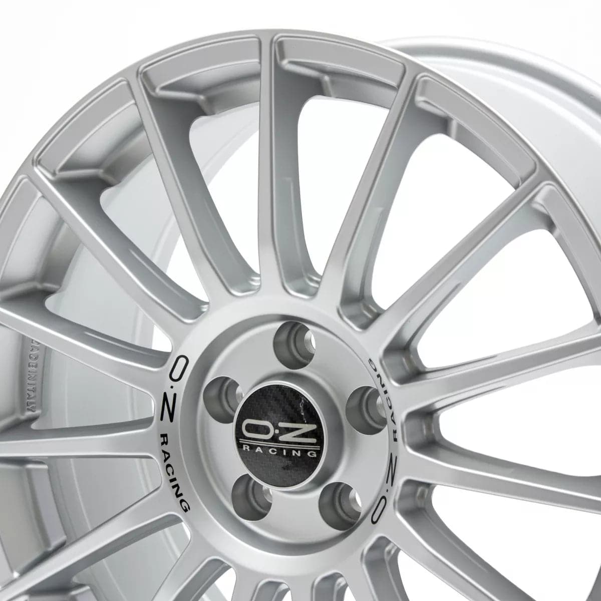 Alu kola OZ SUPERTURISMO GT 8x19 5x112 ET48 75 stříbrná WheelsUp