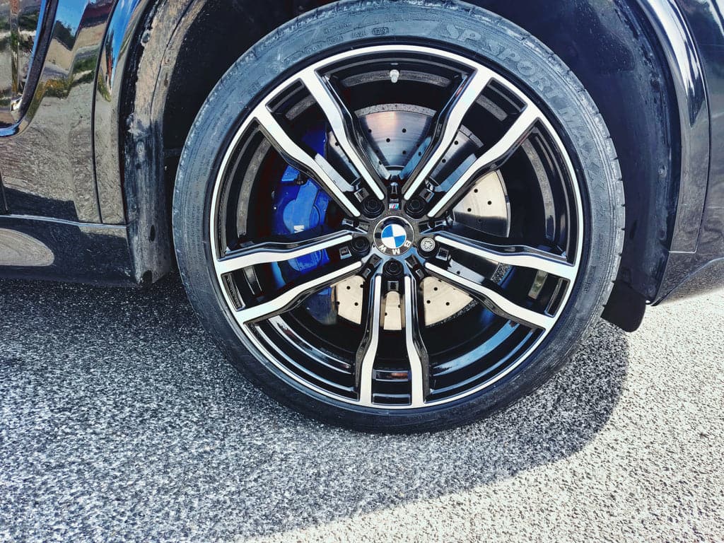 Alu kola Racing Line BY588 10x22 5x120 ET39 černá, BMW WheelsUp
