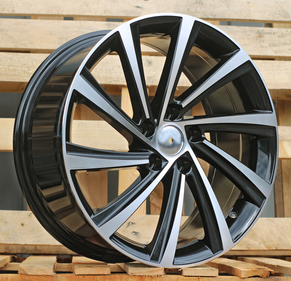 Alu kola pro Škoda D2403 8x18 5x112 ET45 Black Polished