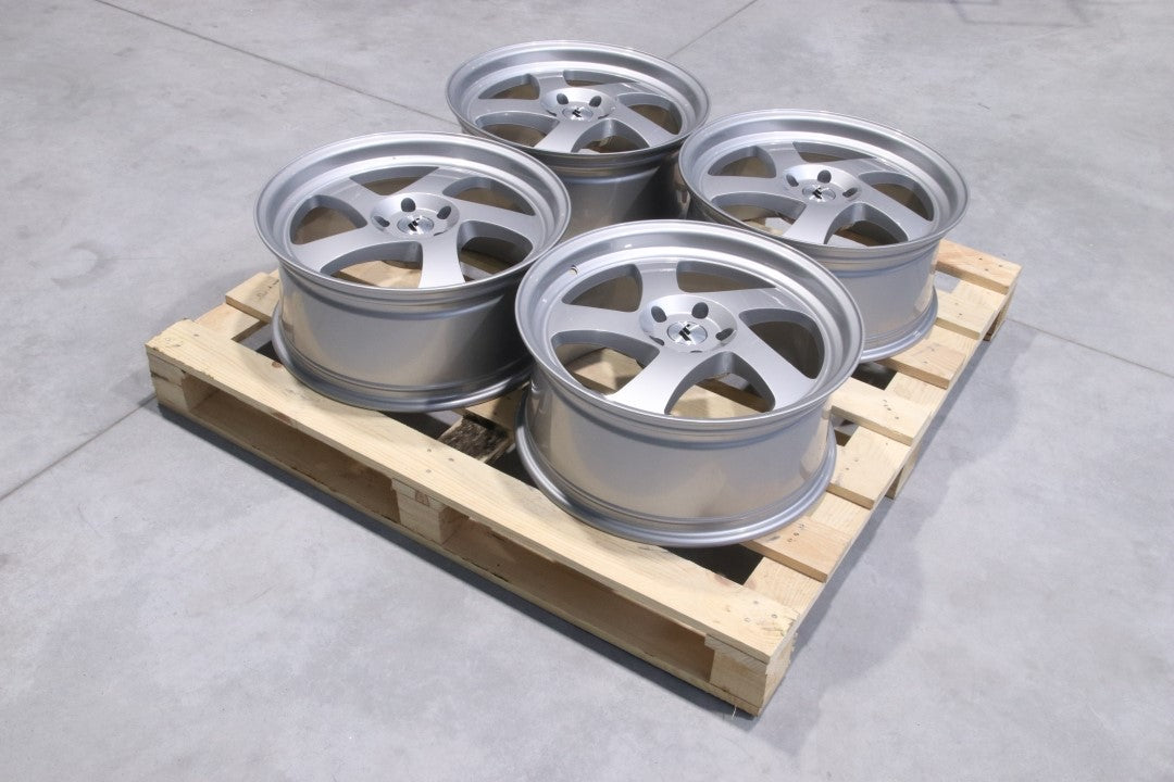 Set alu kol Japan Racing JR15 19x8,5 ET40 + 19x8,5 ET35 5x112 Gloss Silver-Alu kola-WheelsUp