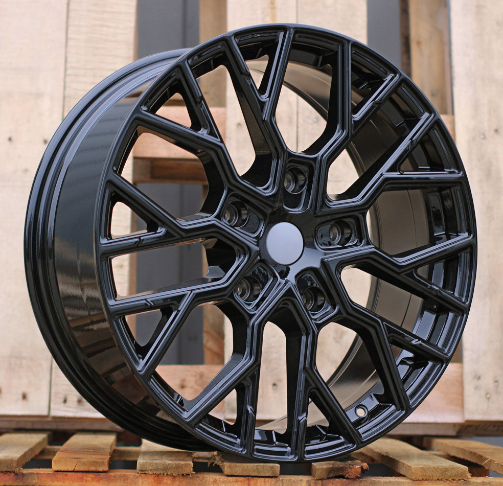 Alu kola pro Ford I5658 8x20 5x160 ET50 65.1 Gloss Black