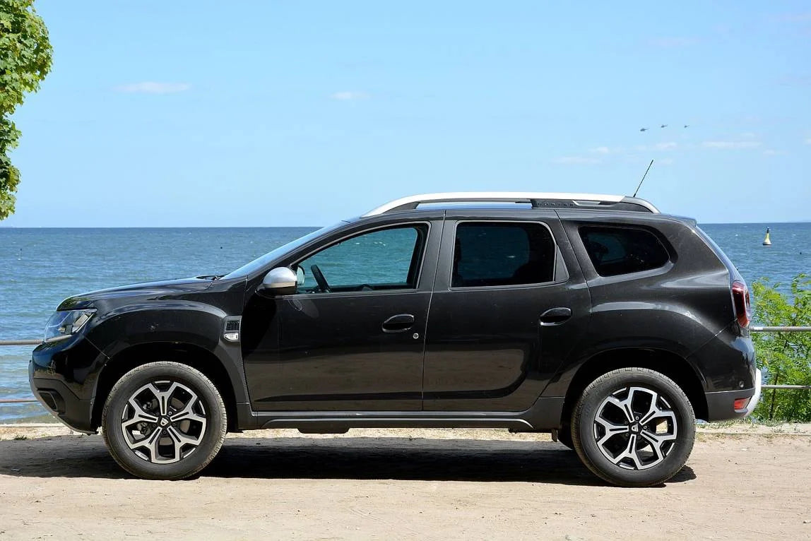 Alu kola pro Dacia B5409 6.5x16 5x114.3 ET50 66.1 Black Polished