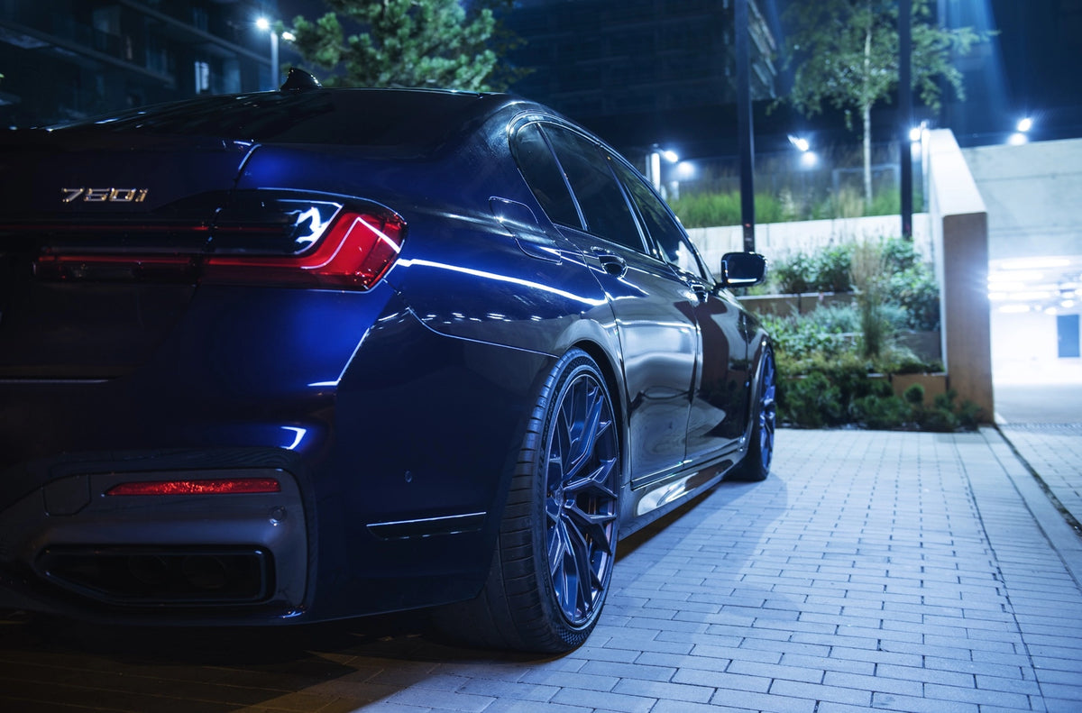 BMW 7 Series / M7