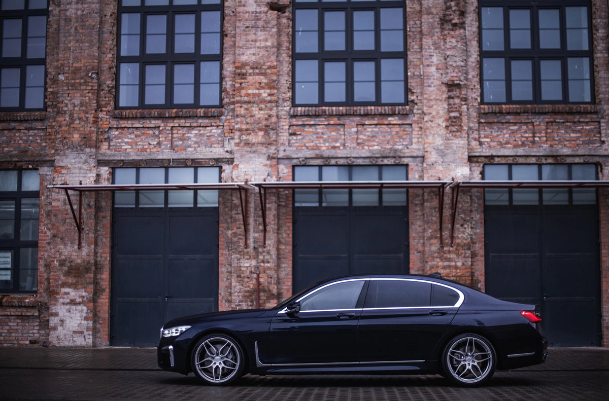 BMW 7 Series / M7