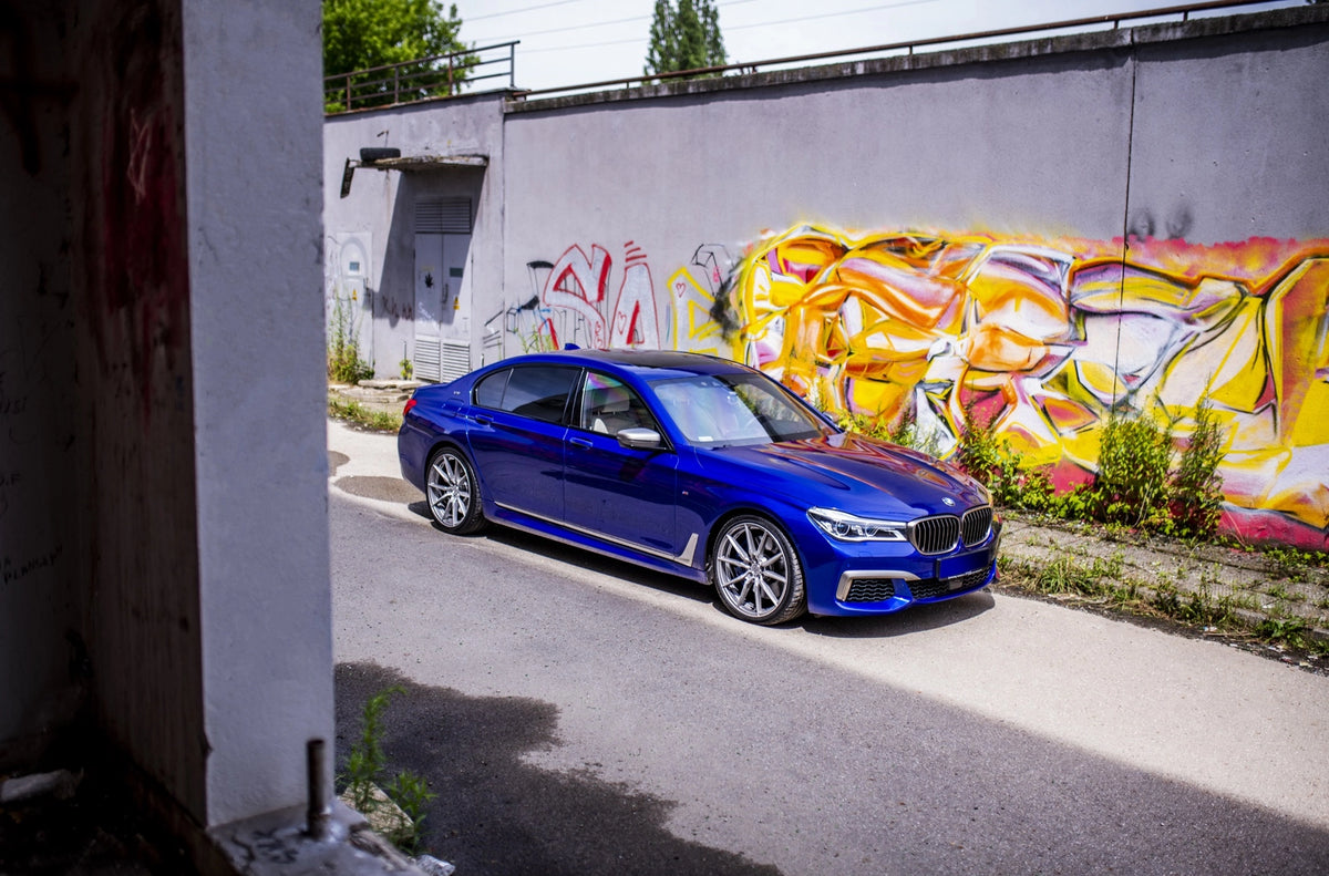 BMW 7 Series / M7