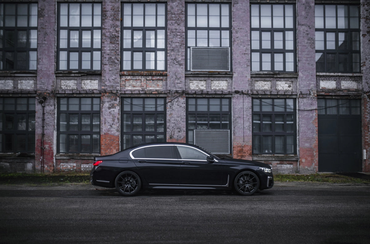 BMW 7 Series / M7