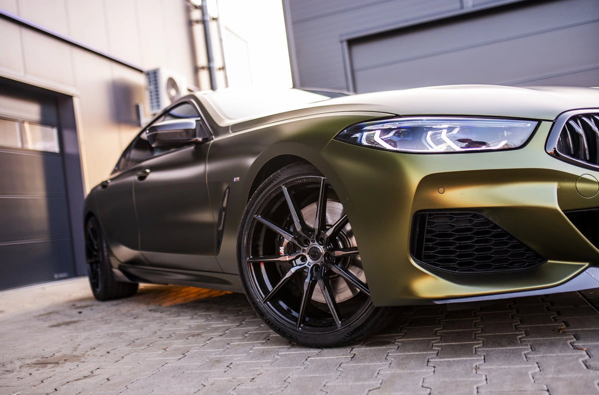 BMW 8 Series / M8
