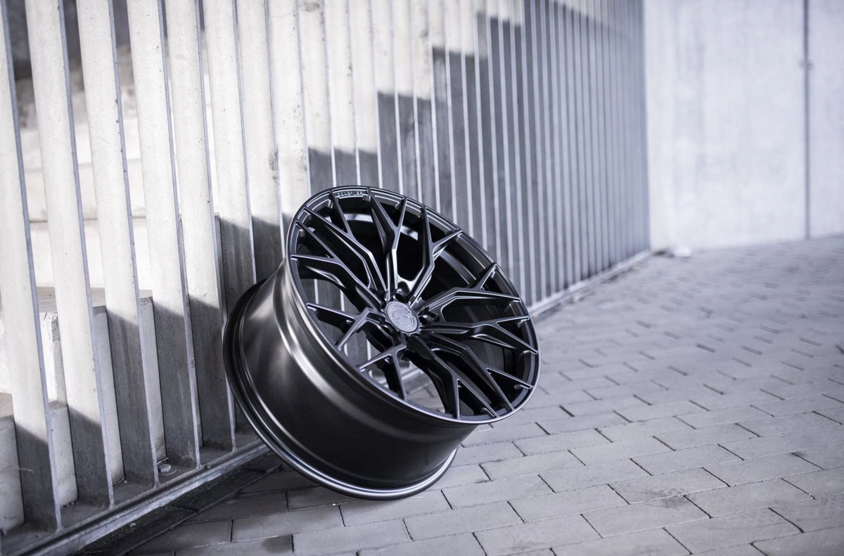 Alu kola Concaver CVR1 Carbon Graphite 83 2765