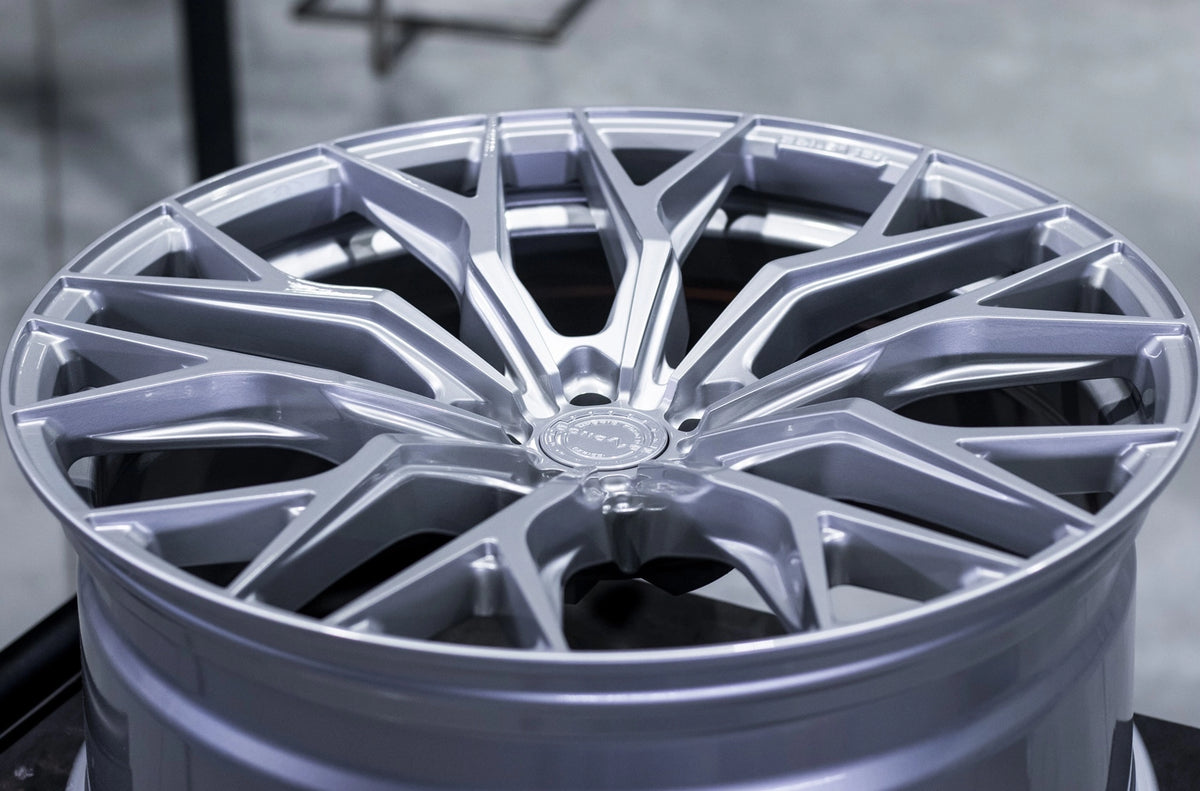Alu kola Concaver CVR1 Gloss Silver 1022 15297