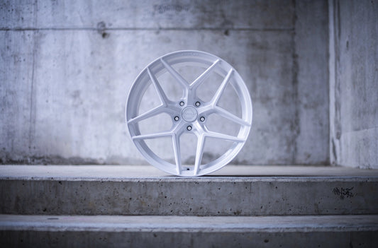 Alu kola Concaver CVR2 Gloss White 915 14741 6