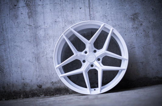 Alu kola Concaver CVR2 Gloss White 915 15463 3