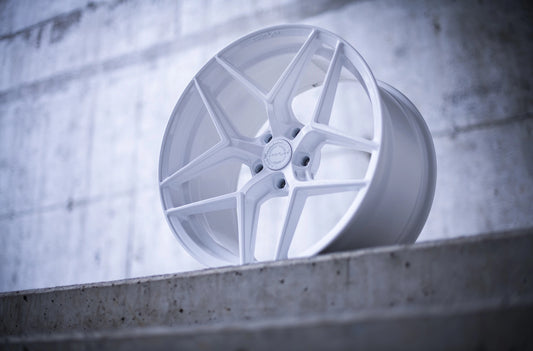 Alu kola Concaver CVR2 Gloss White 915 3171 13