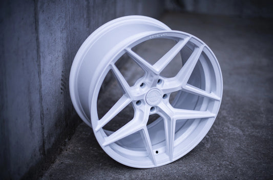 Alu kola Concaver CVR2 Gloss White 915 6882 9