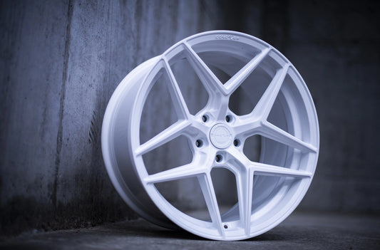 Alu kola Concaver CVR2 Gloss White 915 7788 8