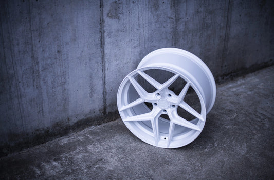 Alu kola Concaver CVR2 Gloss White 915 8074 15