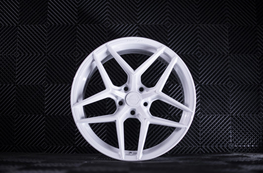 Alu kola Concaver CVR2 Gloss White 953 10319 1