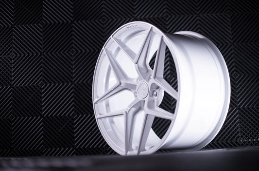Alu kola Concaver CVR2 Gloss White 953 3569 9