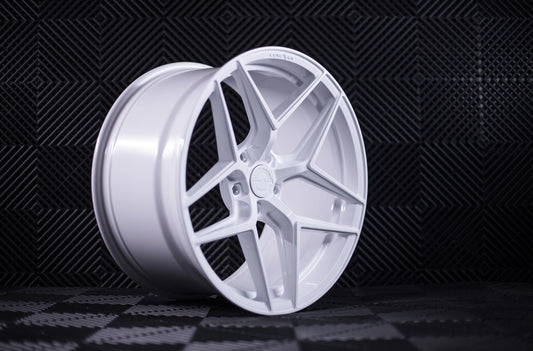 Alu kola Concaver CVR2 Gloss White 953 8532 7