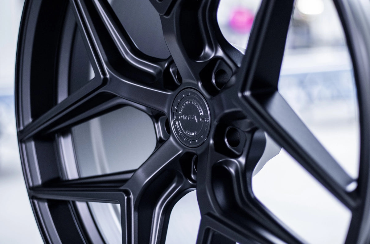 Alu kola Concaver CVR2 Matt Black 1085 577