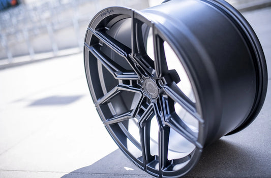 Alu kola Concaver CVR5 Carbon Graphite 687 15828 21