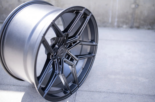 Alu kola Concaver CVR5 Carbon Graphite 687 251 7