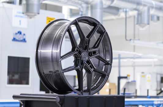 Alu kola Concaver CVR5 Gloss Graphite 1031 4817 6