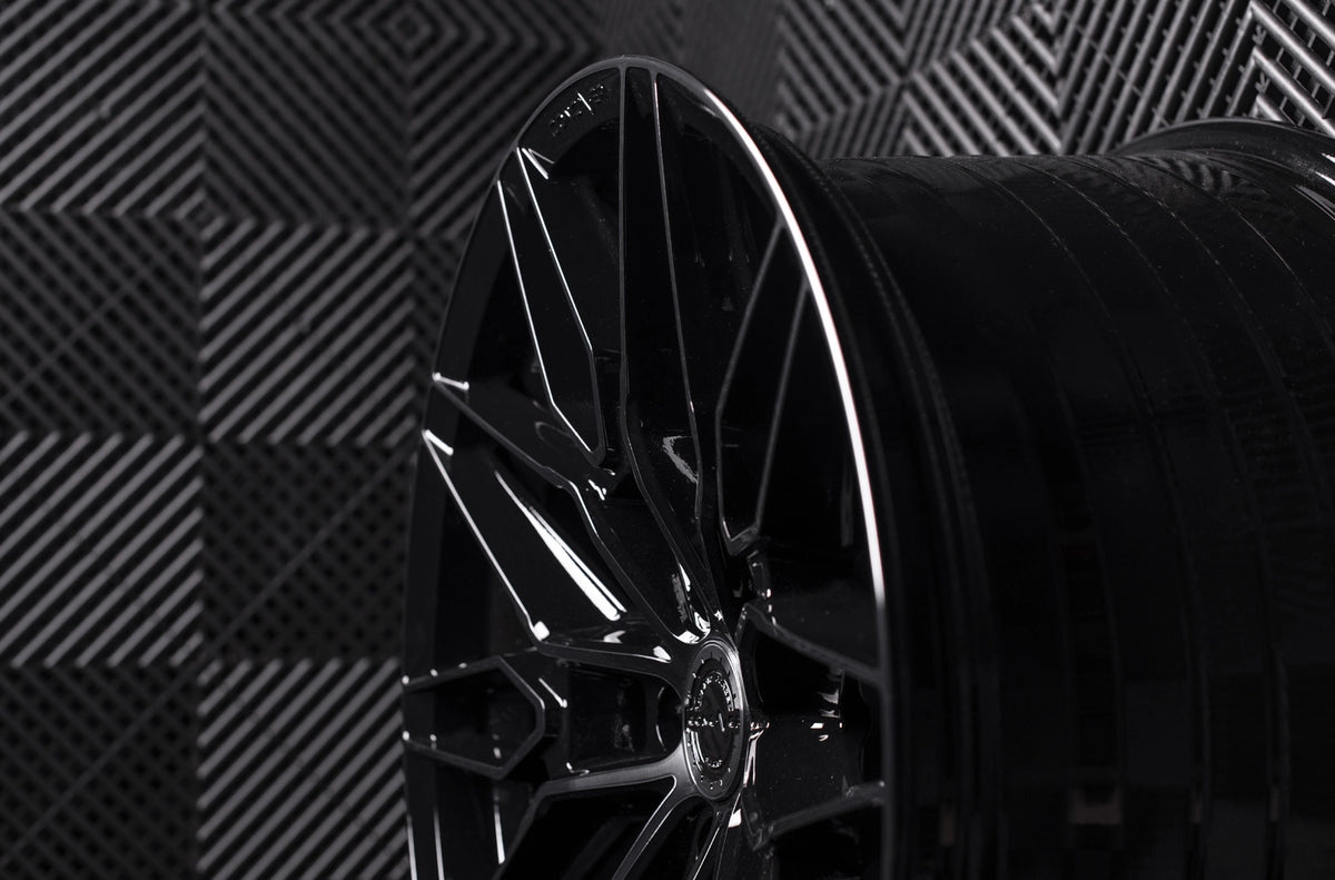 Alu kola Concaver CVR6 Double Tinted Black