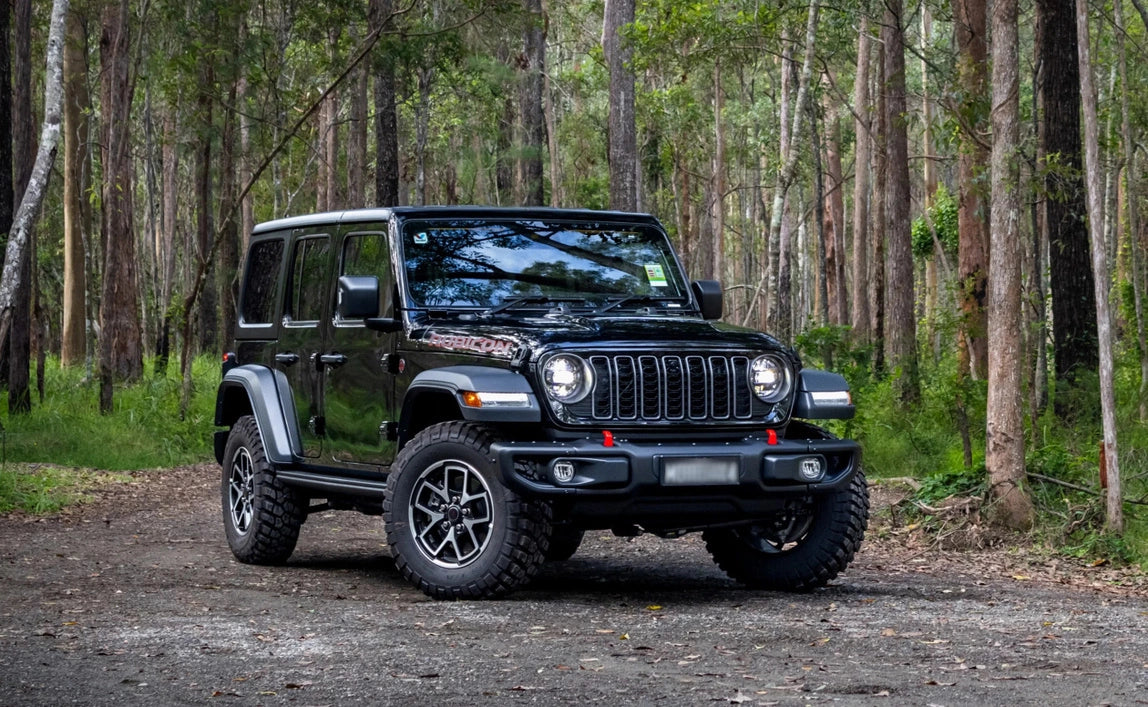 Alu kola pro Jeep FBX373 8x18 5x127 ET35 71.6 Black Polished Half Matt