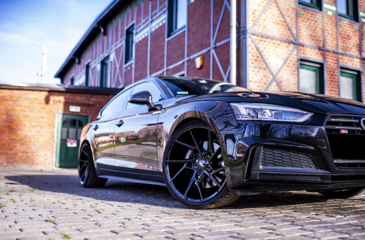 Alu kola Audi A5 S5 RS5 Japan Racing JR33 Glossy Black