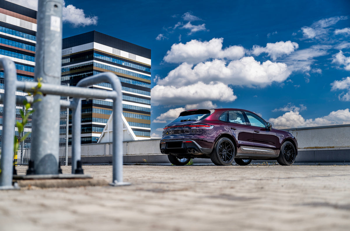 Alu kola Porsche Macan Japan Racing JR44 Gloss Black