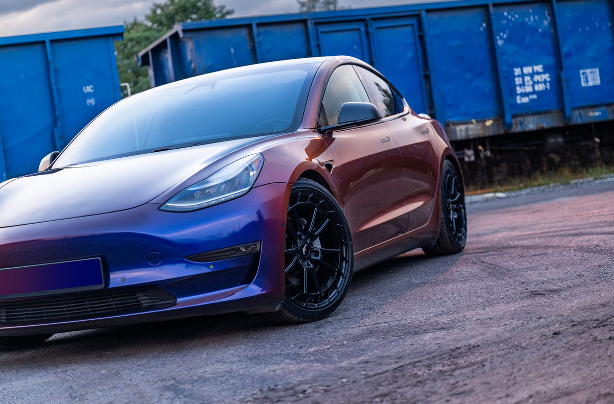 Alu kola Tesla Model 3 Japan Racing JR45 Gloss Black