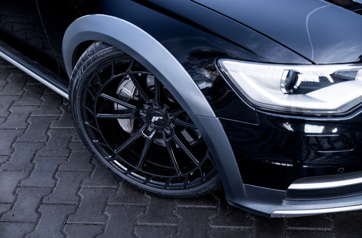 Alu kola Audi A6 / S6 / RS6 Japan Racing JR45 Gloss Black