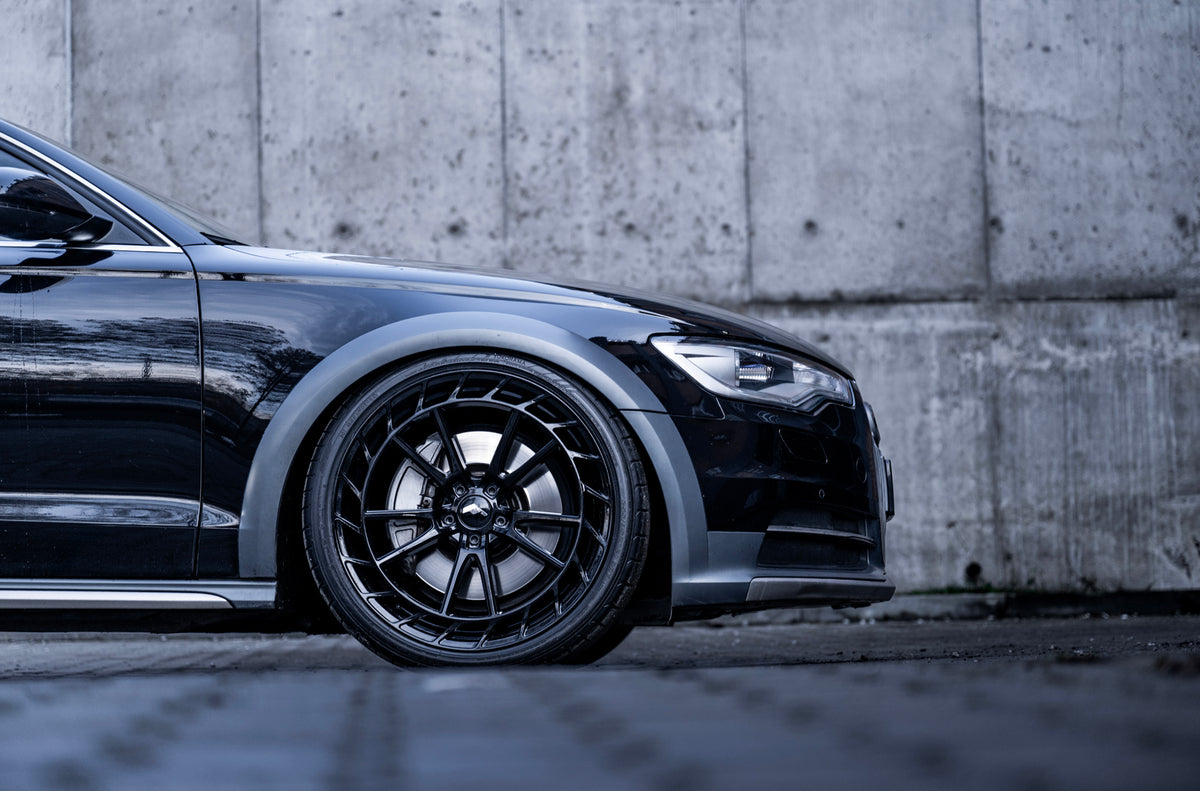 Alu kola Audi A6 / S6 / RS6 Japan Racing JR45 Gloss Black