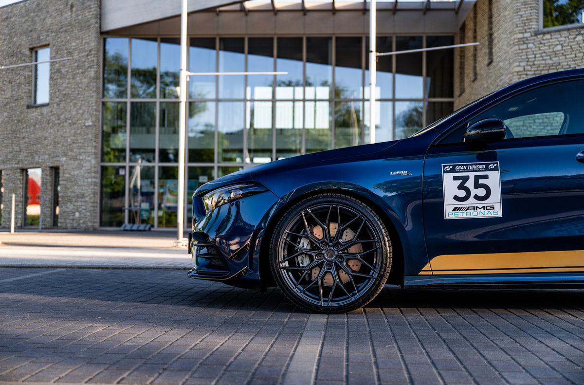 Alu kola Mercedes-Benz A Class / A35 / A45 Japan Racing JR46 Hyper Gray