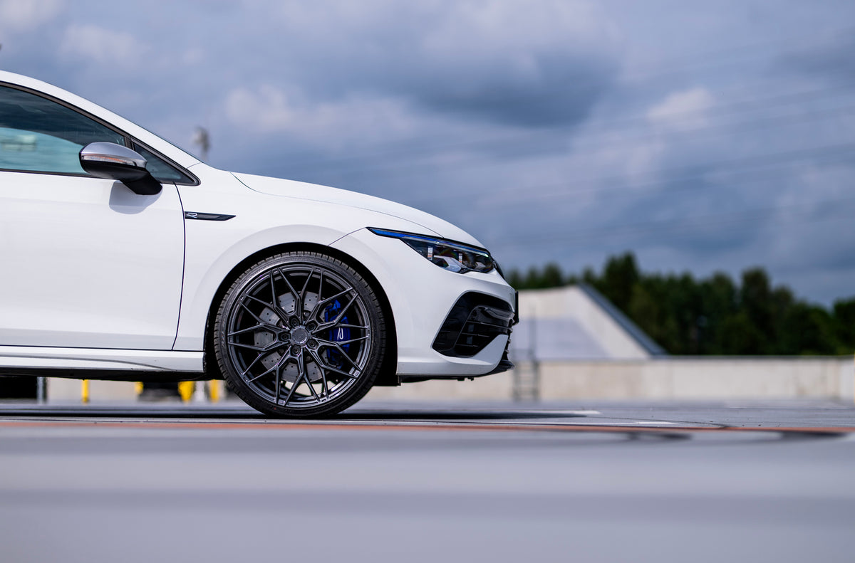 Alu kola Volkswagen Golf / R / GTI Japan Racing JR46 Hyper Gray