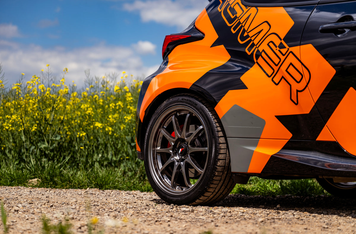 Alu kola Toyota Yaris Japan Racing JR5 Hyper Black