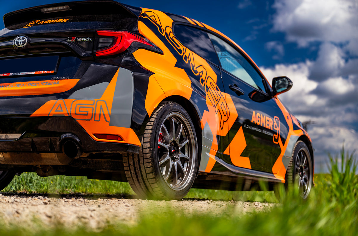 Alu kola Toyota Yaris Japan Racing JR5 Hyper Black