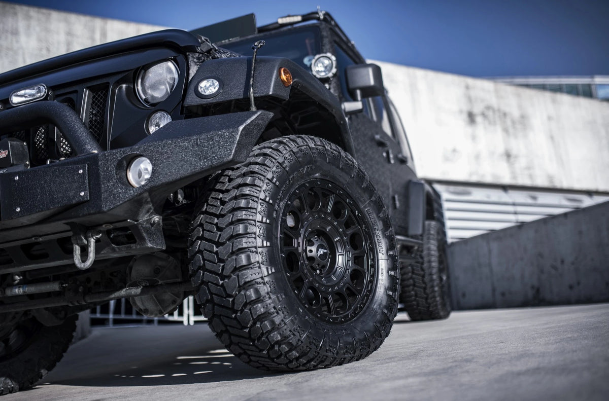 Alu kola Jeep Wrangler Japan Racing JRX10 Matt Black