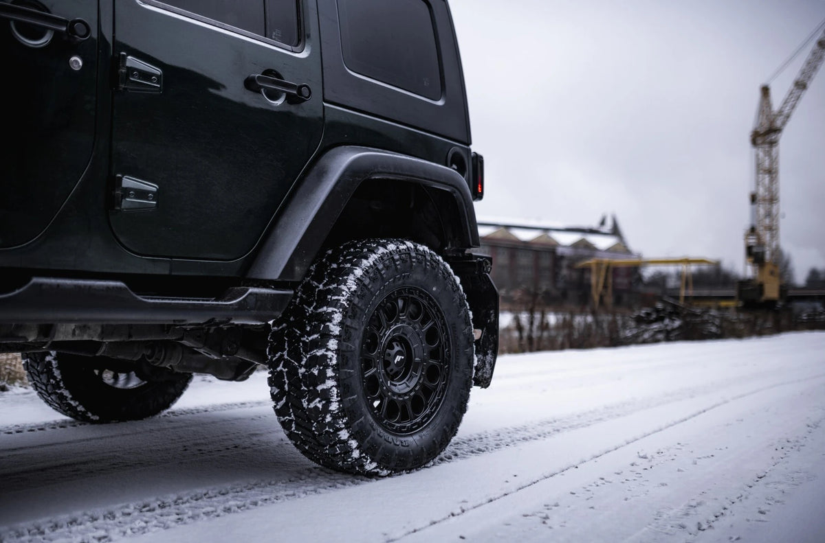 Alu kola Jeep Wrangler Japan Racing JRX10 Matt Black