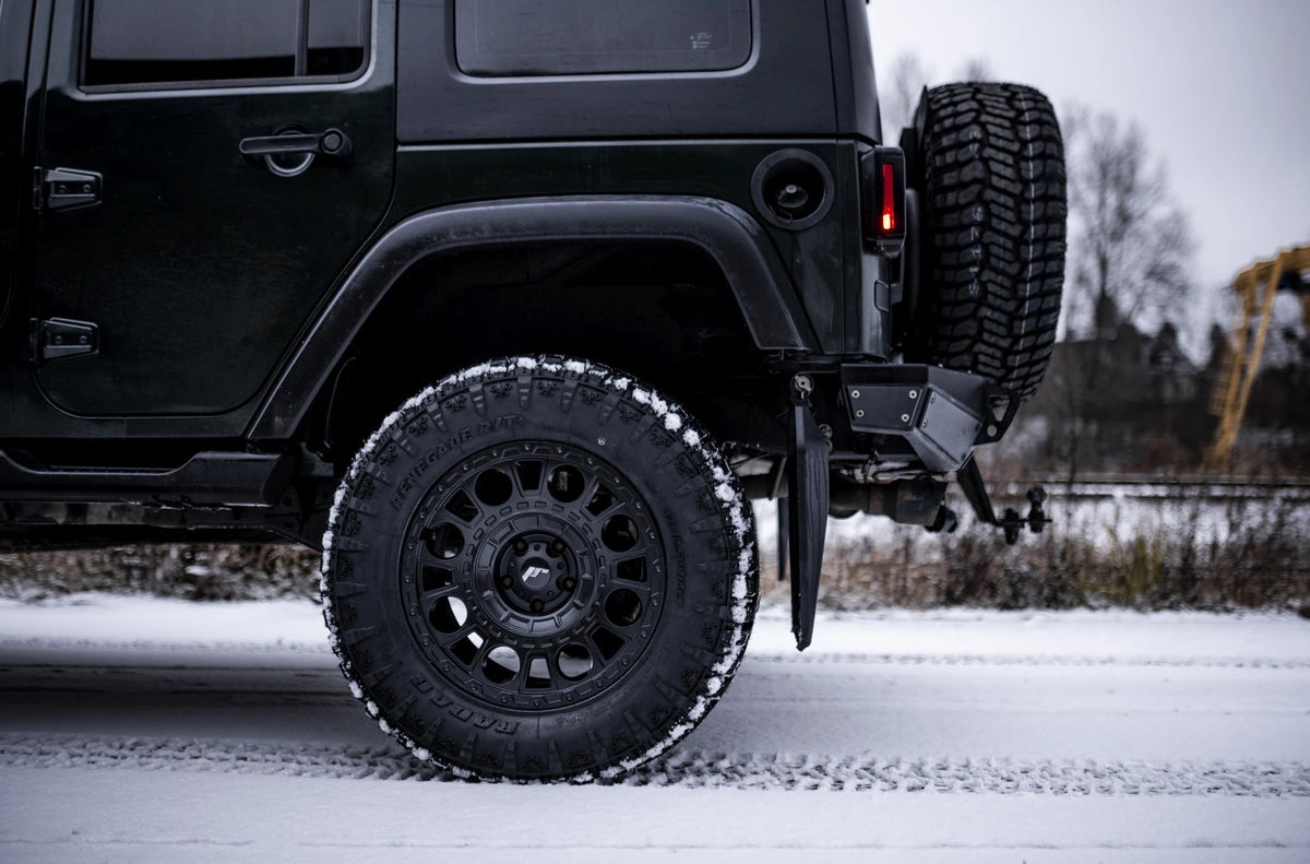 Alu kola Jeep Wrangler Japan Racing JRX10 Matt Black