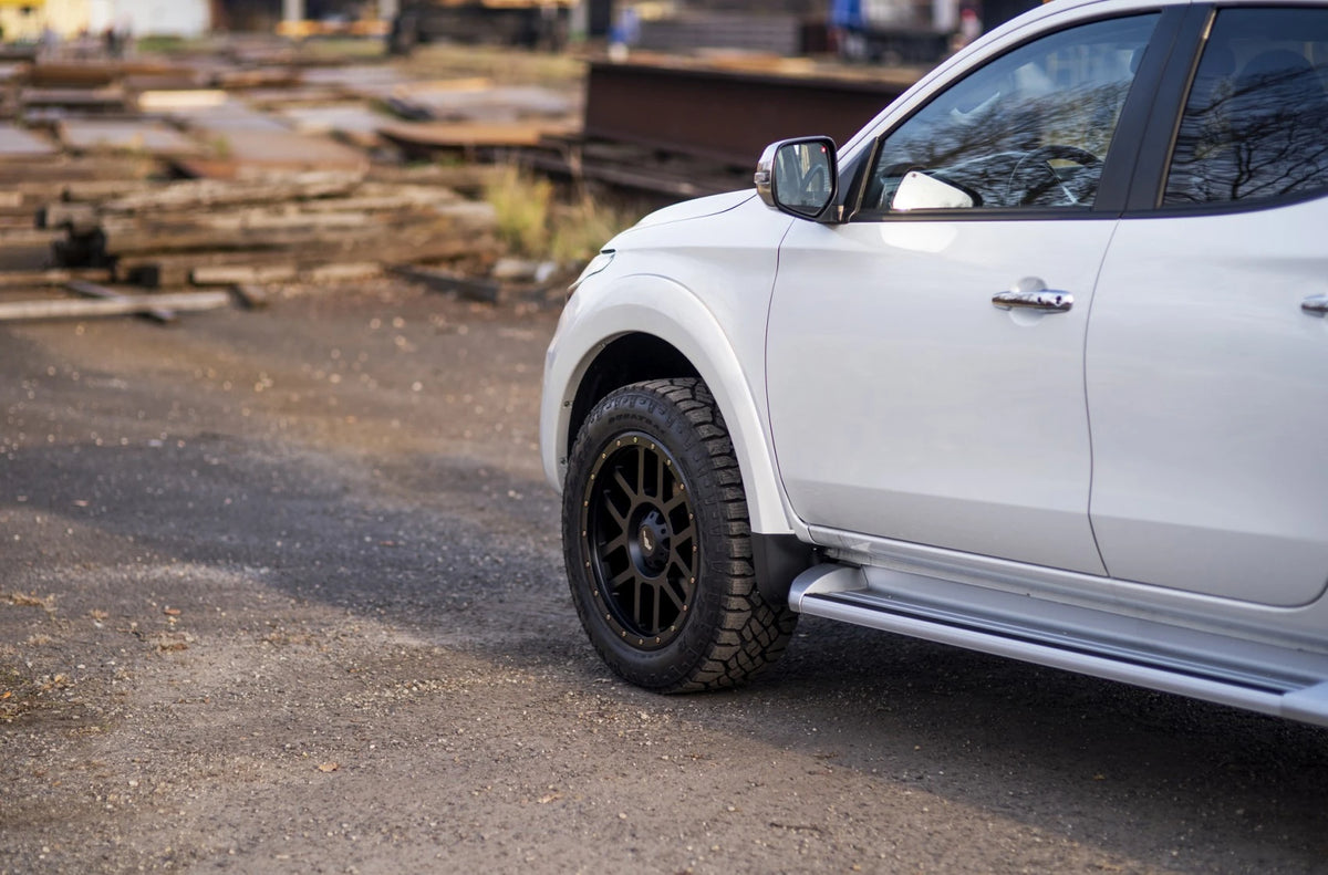 Alu kola Mitsubishi L200 Japan Racing JRX2 Matt Black