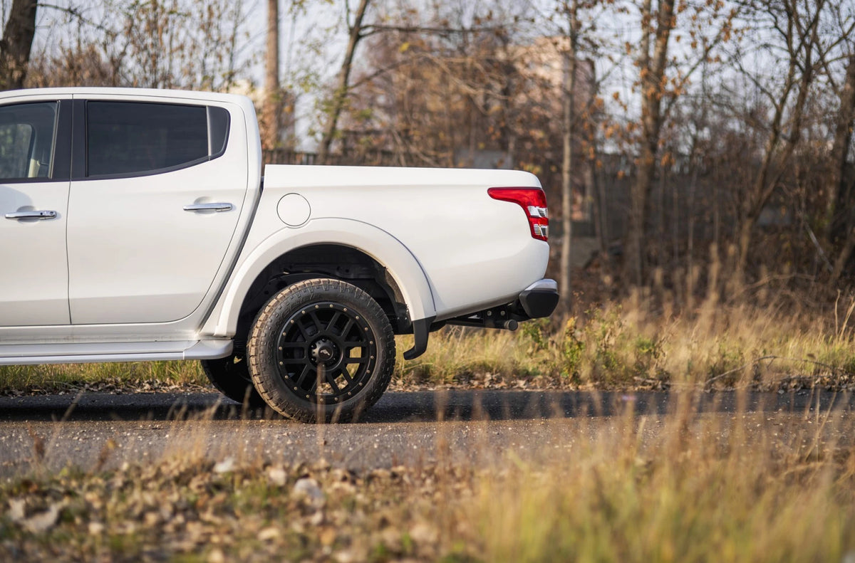 Alu kola Mitsubishi L200 Japan Racing JRX2 Matt Black