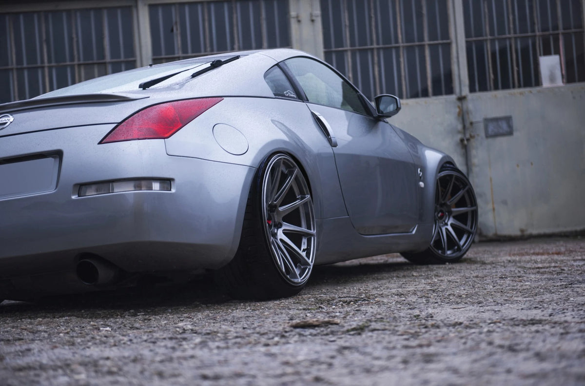 Alu kola Nissan 350Z Japan Racing JR11 Hyper Black