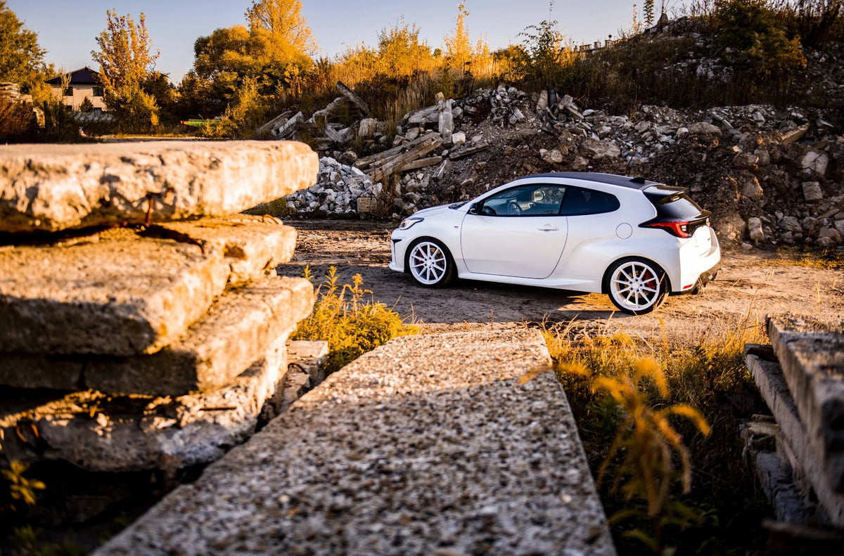 Alu kola Toyota Yaris Japan Racing SL02 White