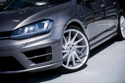 Llantas de aleación Japan Racing JR22 7x17 BLANK ET40 67.1 Plata