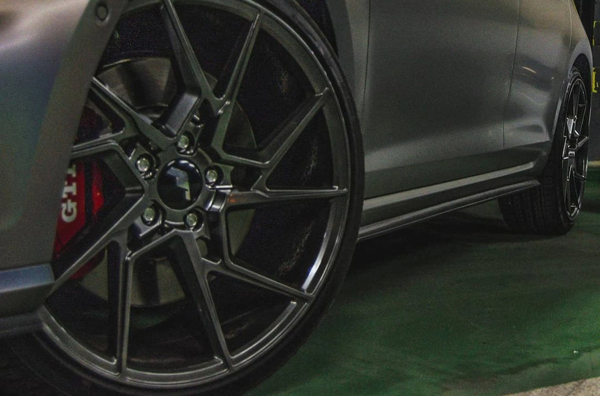 Alu kola Volkswagen Golf R GTI Japan Racing JR33 Hyper Black